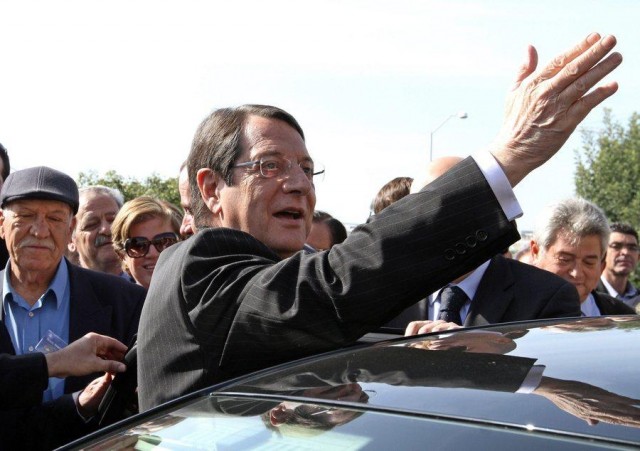 Η νέα φορολογική πολιτική της Κύπρου: Πρόσκληση προς Λονδίνο και Πειραιά!