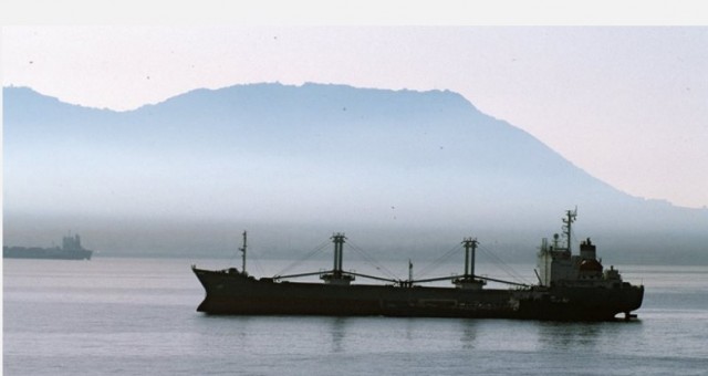 Φορτηγό πλοίο με 12μελές πλήρωμα βυθίστηκε στη Μαύρη Θάλασσα