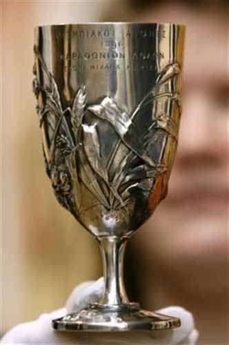 Στην Ελλάδα το ιστορικό Ασημένιο Κύπελλο του Σπύρου Λούη
