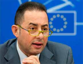 Ο Gianni Pittella στη θέση του προέδρου του ΕΚ