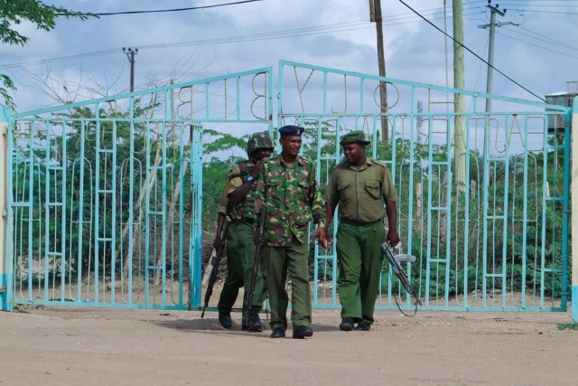 Kenyan Christians offer Easter Sunday prayers for the 148 victims of a university attack