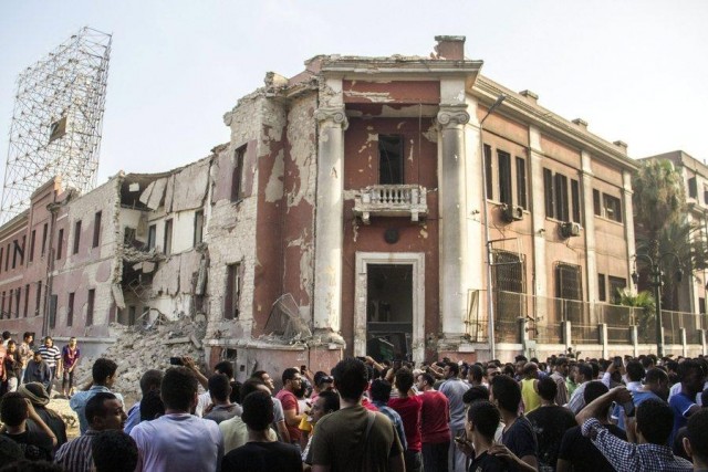 Έκρυθμη η κατάσταση στην Αίγυπτο μετά τη βόμβα στο Κάϊρο