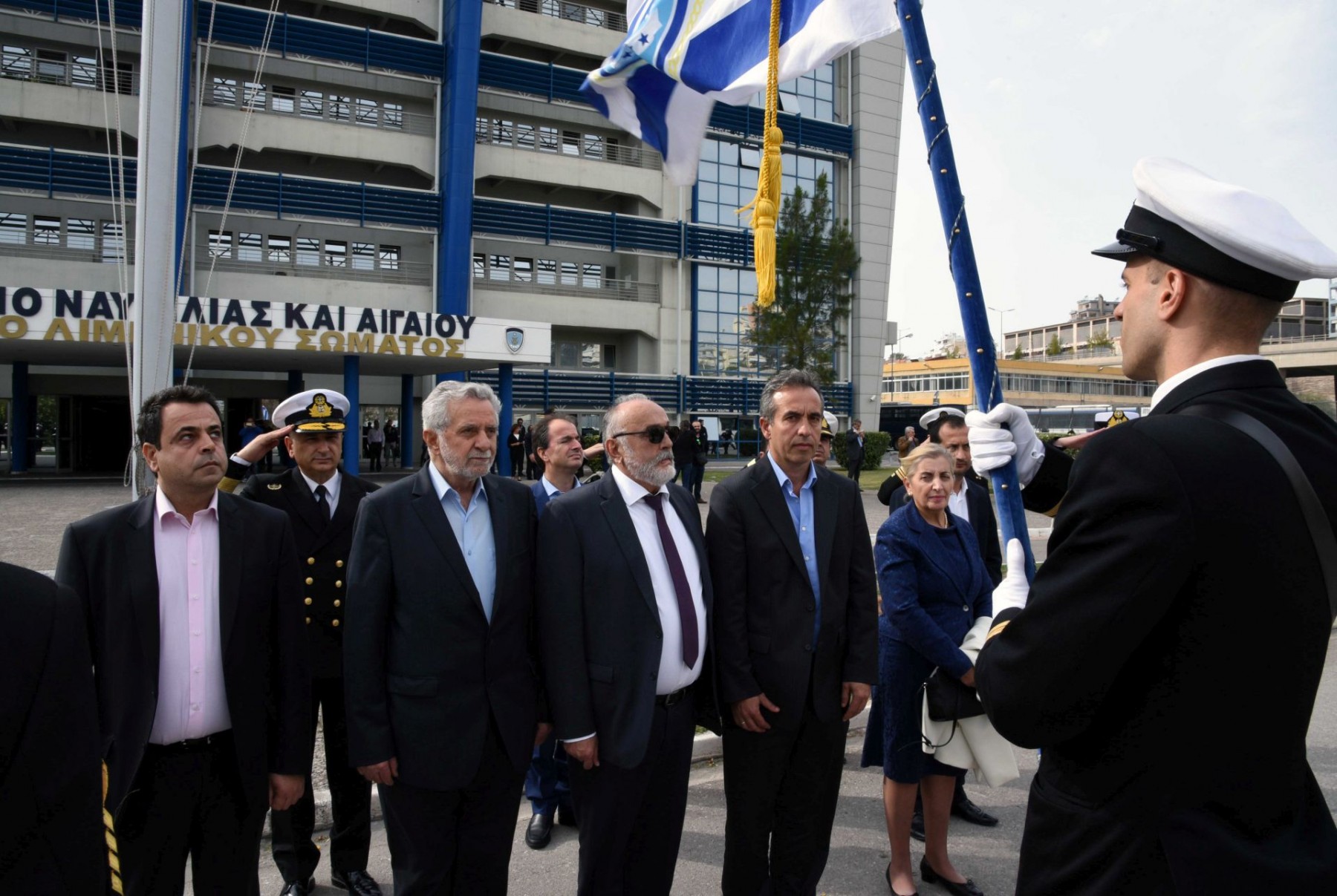 Στιγμιότυπο από την τελετή παράδοσης – παραλαβής του Υπουργείου Ναυτιλίας και Νησιωτικής Πολιτικής στον νέο υπουργό Παναγιώτη Κουρουμπλή