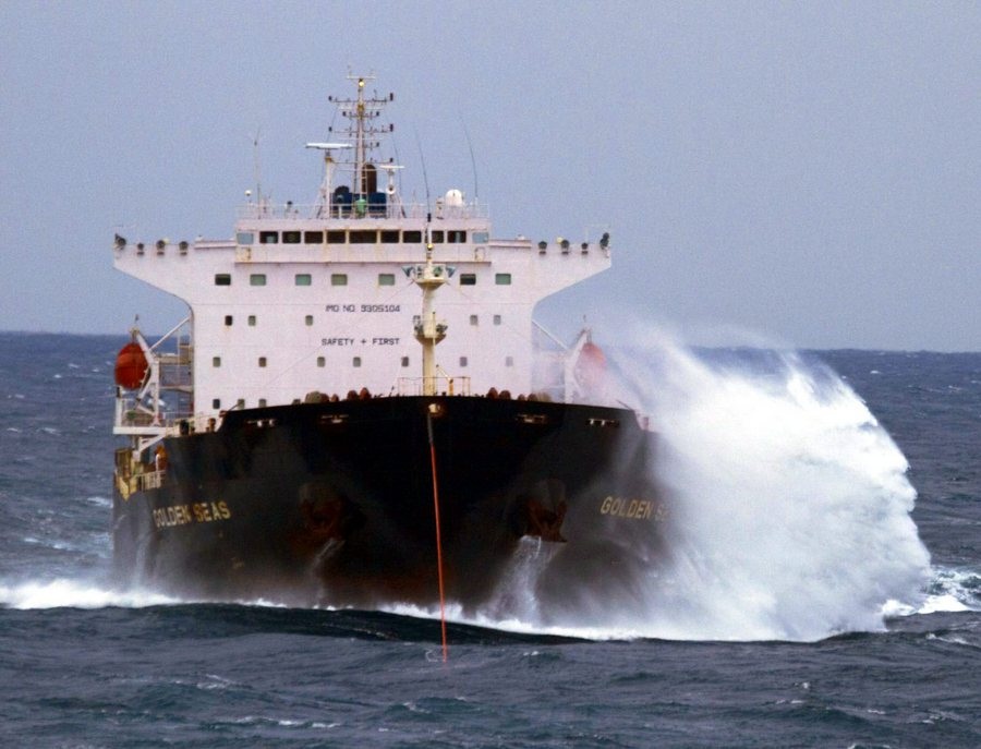 Tanker ship regained propulsion in Alaskan Sea