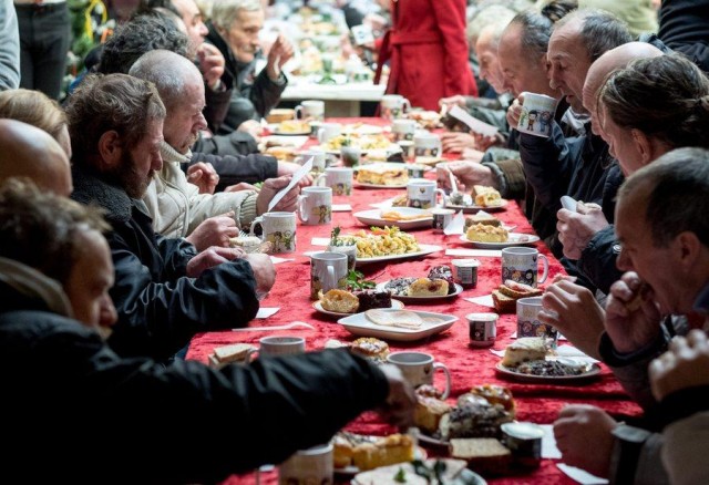 Christmas Eve meeting for poor and homeless in Katowice