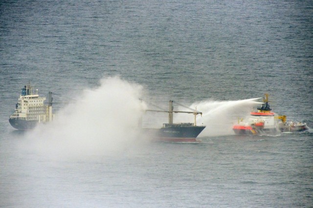 Πυρκαγιά στο μηχανοστάσιο φορτηγού πλοίου ανοιχτά της Ρόδου