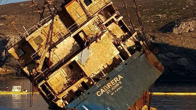 Ολοκληρώθηκε η ανέλκυση του φορτηγού πλοίου «Cabrera»