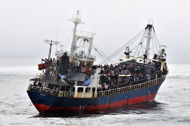ECSA: Απαράδεκτο να μην παρέχεται ανθρωπιστική βοήθεια σε πλοία μεταφοράς μεταναστών