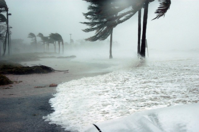 Προειδόποιηση προς ναυτικούς: Τυφώνας κατηγορίας 4 καταφθάνει στο Μεξικό