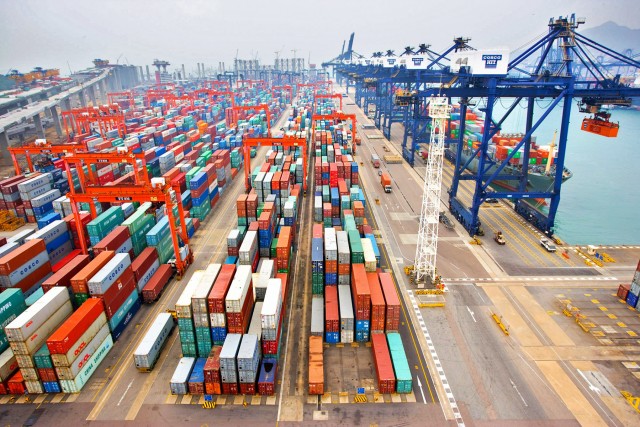 Cosco Shipping Ports: Μπαράζ εξαγορών σε τερματικά εμπορευματοκιβωτίων στην Κίνα