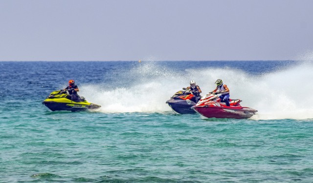 Απαγόρευση κυκλοφορίας ατομικών σκαφών – θαλάσσιων μοτοποδηλάτων στη Σαλαμίνα