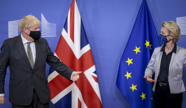 Brexit: Σε τεντωμένο σχοινί οι διαπραγματεύσεις ΕΕ-Βρετανίας