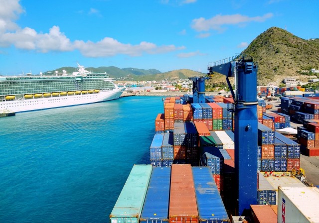 Containerships: Οι ανισορροπίες στα logistics και η «εκτόξευση» της ναυλαγοράς