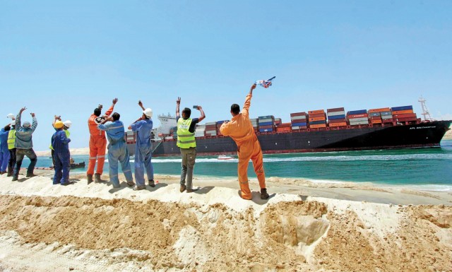 Διώρυγα του Σουέζ: Νέο ημερήσιο ρεκόρ διέλευσης πλοίων