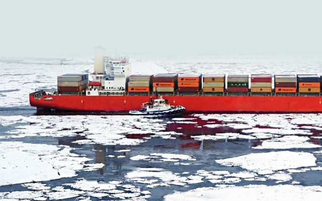 Δεκάδες ακινητοποιημένα πλοία στο Βόρειο Πέρασμα λόγω πάγου