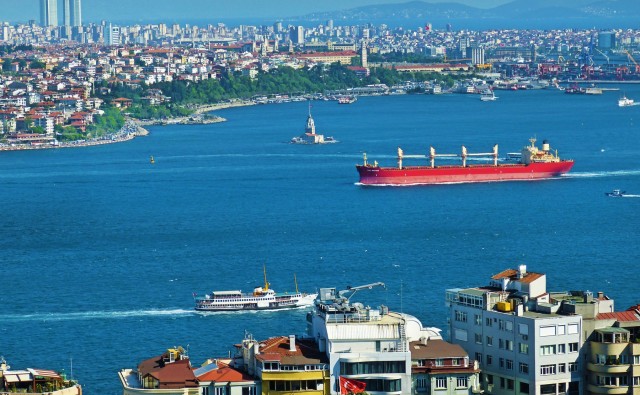 «Φιλί ζωής» των ΗΑΕ στην Τουρκία με επίκεντρο τα λιμάνια