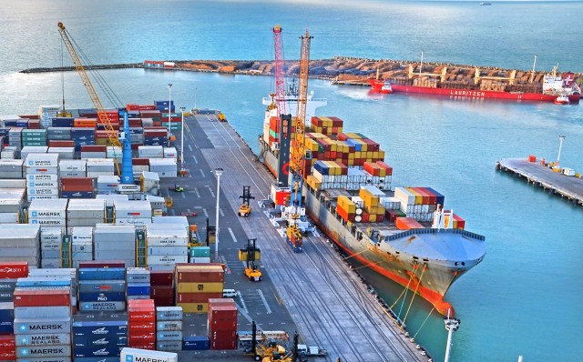 Ανοδικά κινούνται οι ναυλαγορές των bulk carriers και containerships