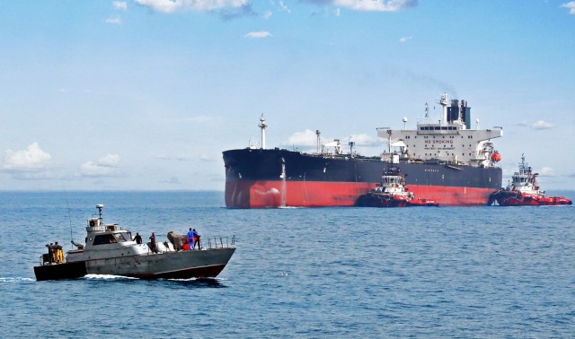 Κράτηση ιρανικού πλοίου από το αμερικανικό ΠΝ στην Υεμένη