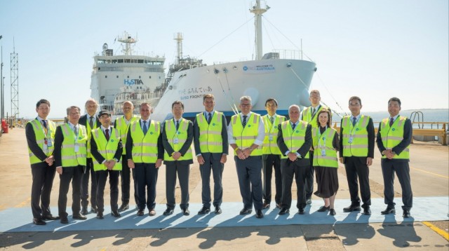 Το πρώτο παγκοσμίως πλοίο μεταφοράς υγροποιημένου υδρογόνου ετοιμάζεται για το παρθενικό του ταξίδι