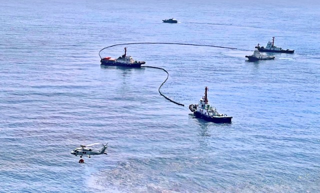 Πετρελαιοκηλίδα απειλεί το θαλάσσιο περιβάλλον της Ταϊλάνδης