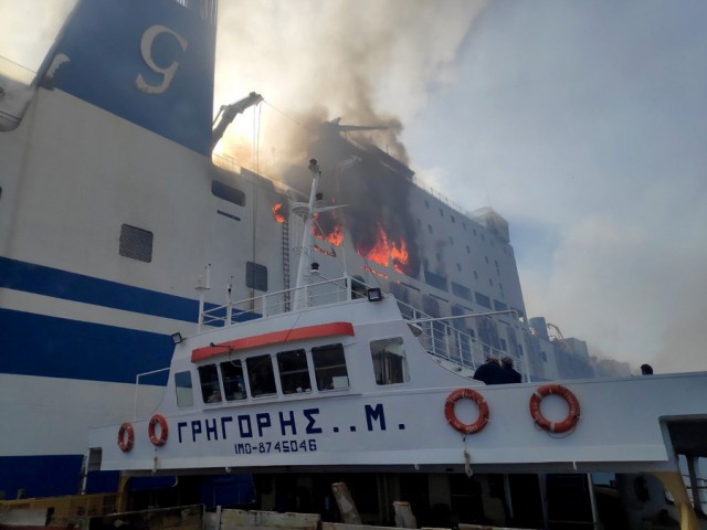 Euroferry Olympia: Εντοπίστηκε εγκλωβισμένος μέσα στο πλοίο