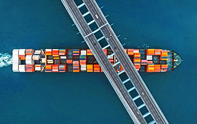 Σε ρότα σταθερότητας η ναυλαγορά των containerships