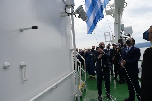 KRITI FUTURE: Υψώθηκε η ελληνική σημαία στο πρώτο παγκοσμίως δεξαμενόπλοιο καύσης και αμμωνίας
