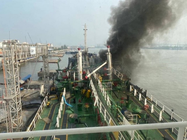 Πυρκαγιά και έκρηξη σε product tanker – Nεκρός ένας ναυτικός