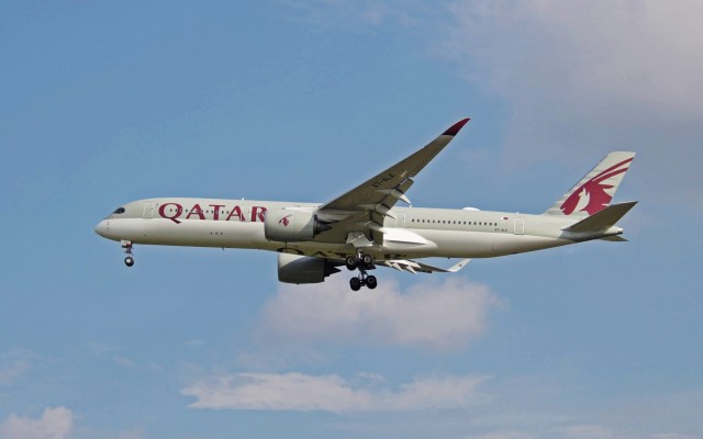 Qatar Airways: Έναρξη πτήσεων από και προς τη Σαντορίνη