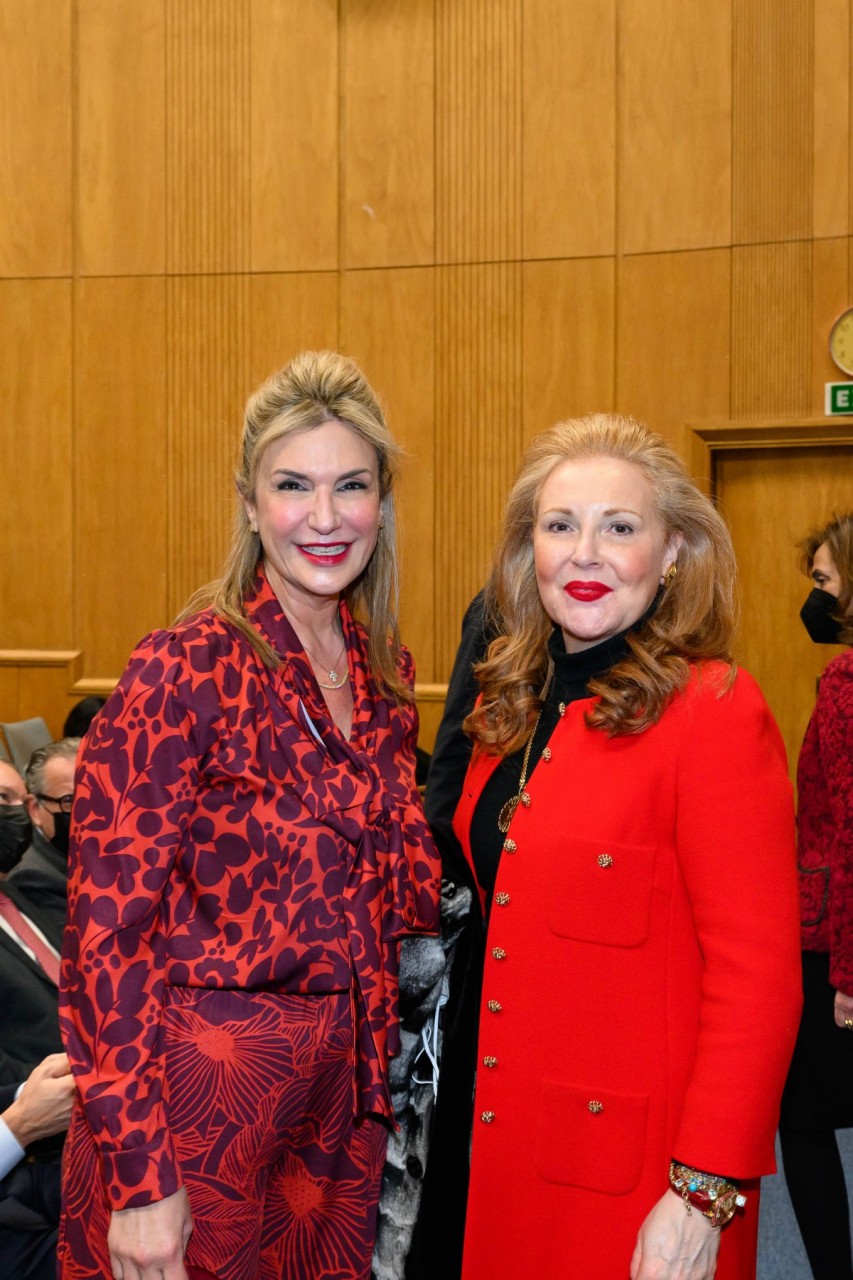 Η Α.Ε. πρέσβειρα του Παναμά στην Ελλάδα Julie Lymberopulos με την κα Ειρήνη Νταϊφά (Πρόεδρος της Ναυτιλιακής Λέσχης)