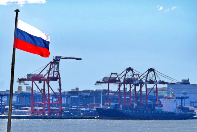 Διεθνείς κολοσσοί αποχαιρετούν τη Ρωσία