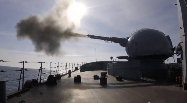 Στις φλόγες η ναυαρχίδα του ρωσικού Πολεμικού Ναυτικού της Μαύρης Θάλασσας
