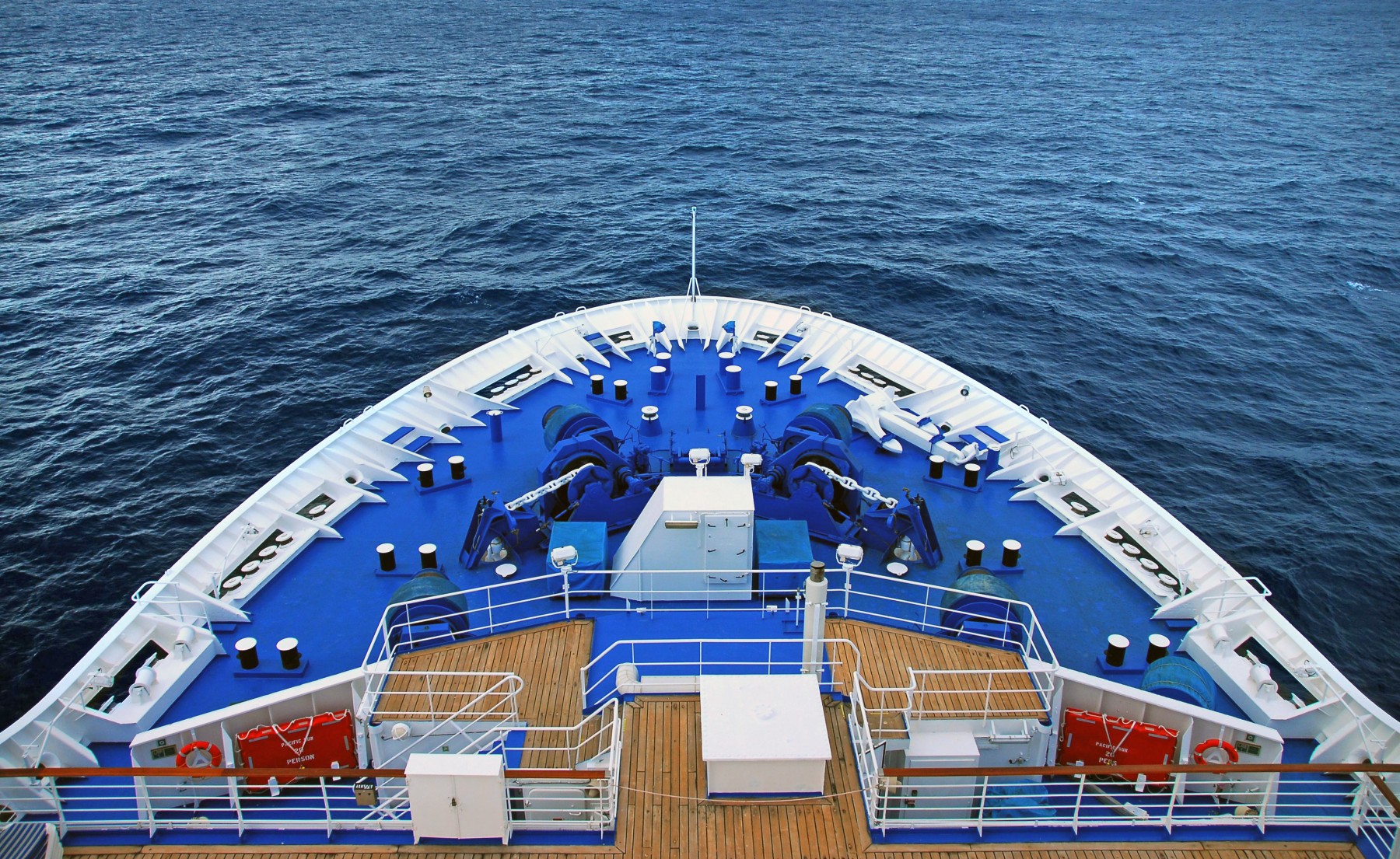 Σε πλειστηριασμό τα δύο κρουαζιερόπλοια της Crystal Cruises Ναυτικά