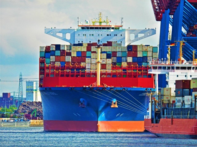 Containerships: Άνοδος στους ναύλους με φόντο τη συμφόρηση;