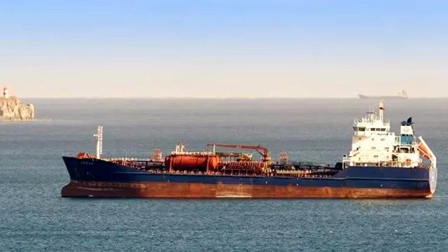 Στο λιμάνι του Πειραιά το ρωσικό δεξαμενόπλοιο “Lana”
