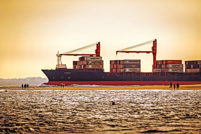Συμφωνία εξαγοράς στη ναυτιλία τακτικών γραμμών
