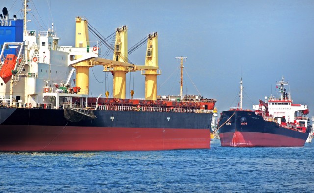 Συμφόρηση για τα bulk carriers στον λιμένα του Ρότερνταμ