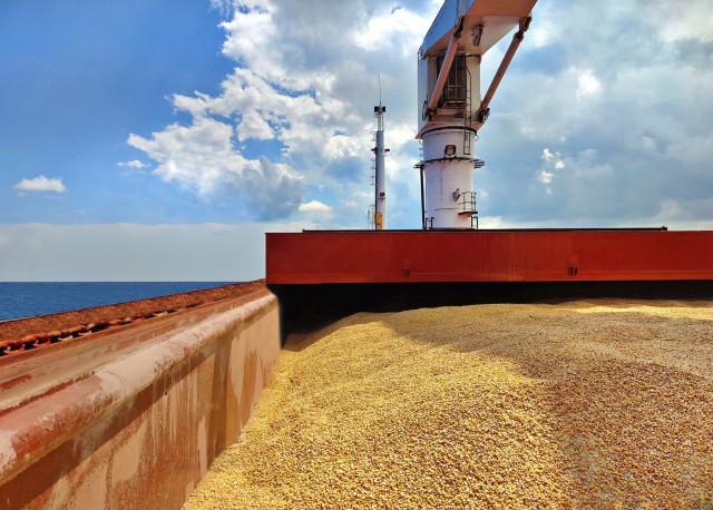 Η Ρωσία αναστέλλει τη συμφωνία για τα σιτηρά