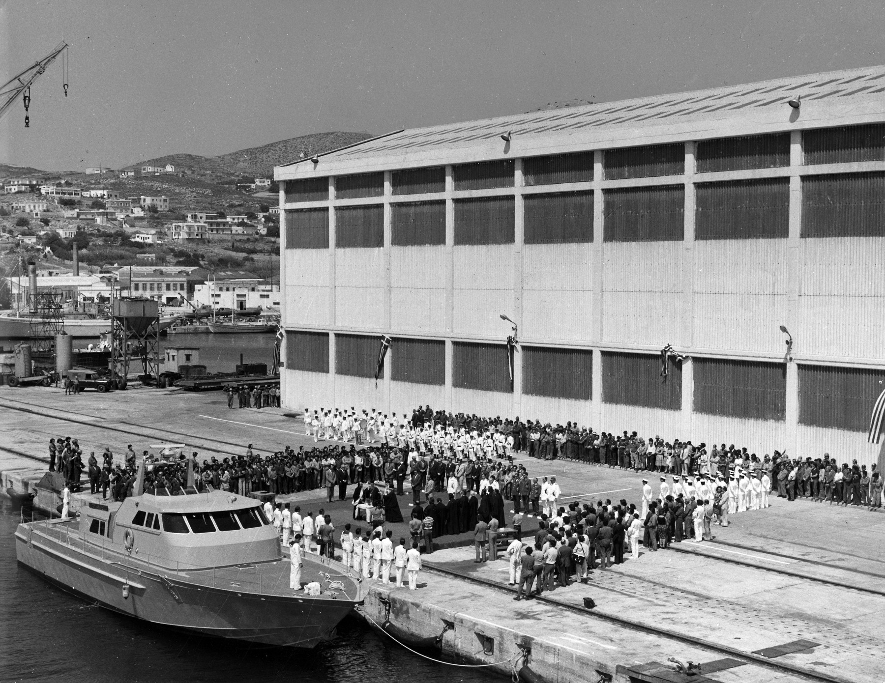 Δωρεά ταχύπλοου σκάφους στο πολεμικό ναυτικό από την οικογένεια Ν.Ι. Γουλανδρή, 1977 (1)