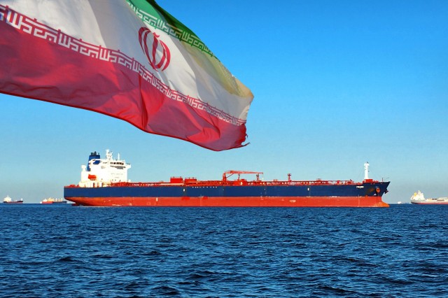 Αποθήκευση πετρελαίου σε πλοία, η στρατηγική κίνηση του Ιράν