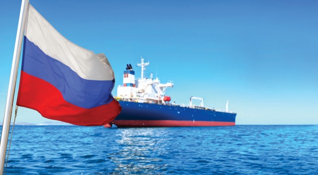 Τα πλοία μεταφοράς ρωσικού πετρελαίου εκτός της βρετανικής αγοράς ασφαλίσεων