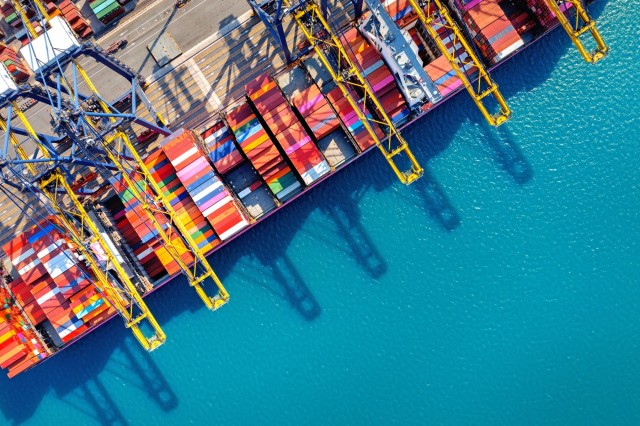 Επένδυση $800 εκατ. της AD Ports σε εταιρεία διαχείρισης containerships
