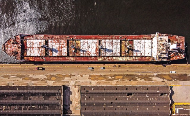 Κίνδυνος πετρελαιοκηλίδας από bulk carrier στη Βραζιλία