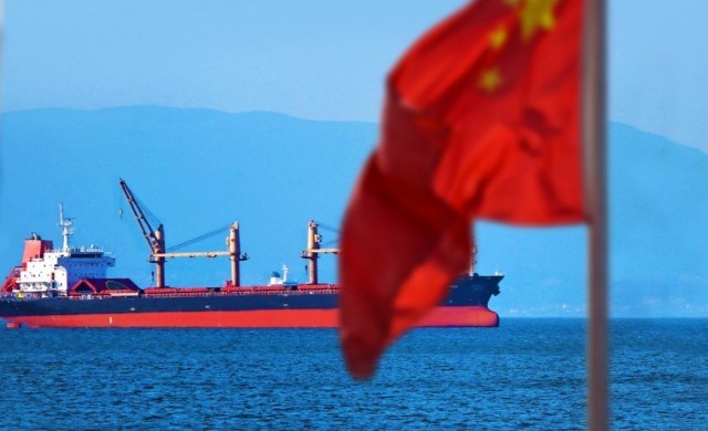 Γιατί η Κίνα «κλείνει» το μάτι στα bulk carriers