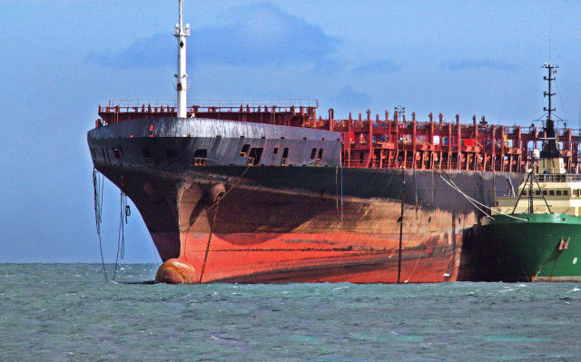Η εκρηκτική αύξηση στις διαλύσεις containerships, στάχτη στα «μάτια» της αγοράς