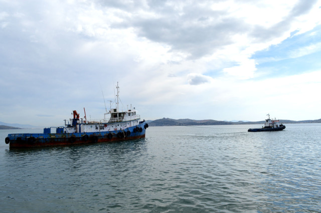 Οργανισμός Λιμένος Ελευσίνας: Απομάκρυνση ενός ακόμα επιβλαβούς πλοίου