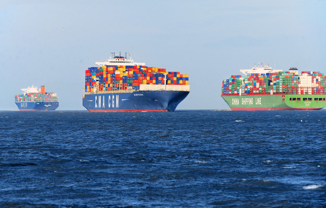 Ψήγματα σταθερότητας στους ναύλους των containerships