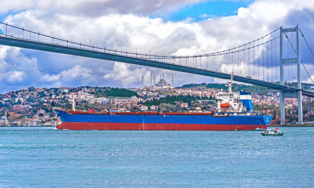 Νέα αύξηση των τελών διέλευσης πλοίων από Βόσπορο και Δαρδανέλια