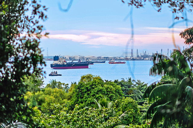 «Εμφύλιος πόλεμος» στον IMO για πιθανό levy στις εκπομπές των πλοίων