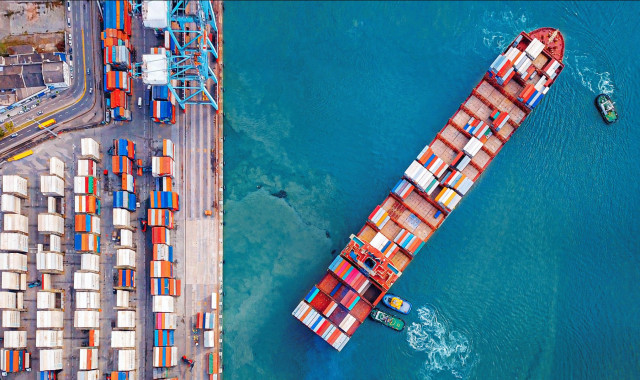 Mε θετικό πρόσημο η διακίνηση εμπορευματοκιβωτίων στα μεγάλα κινεζικά λιμάνια